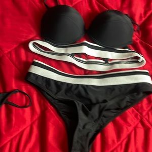 never worn bikini set